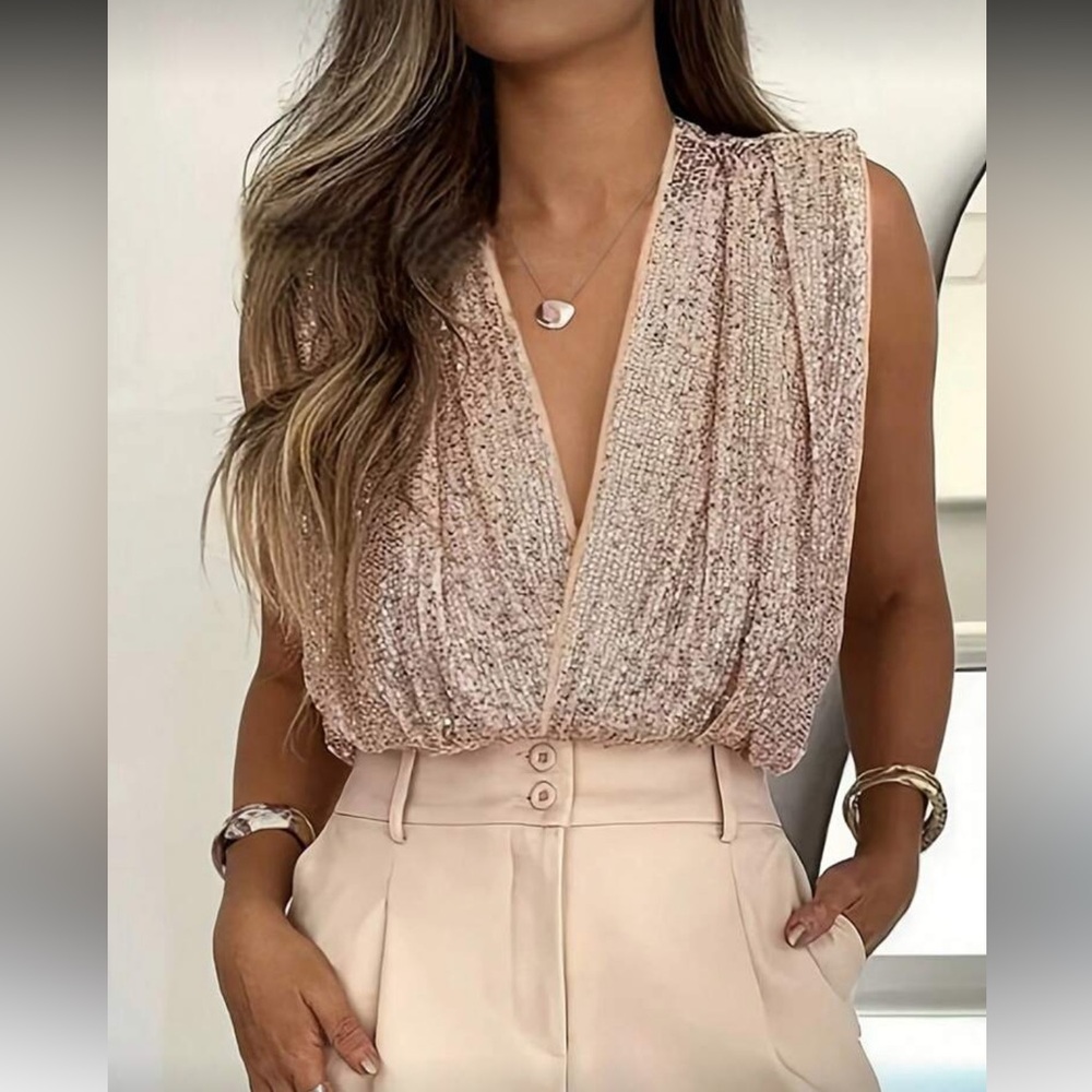Elegant Cream Sleeveless Top - Picture 4 of 4